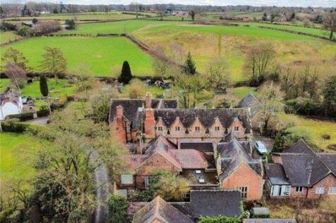 School Lane, Crewe CW3 39 bed village house for sale