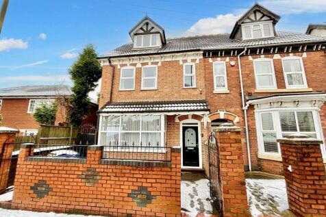 4 bedroom semi-detached house for sale