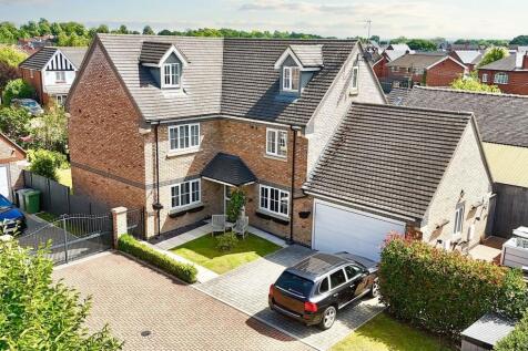 Main Road, Crewe CW2 5 bed detached house for sale