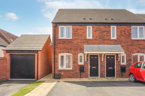 2 bedroom semi-detached house for sale