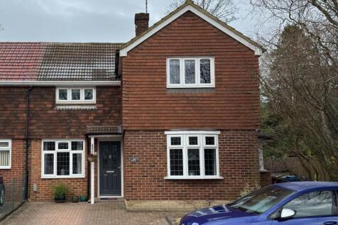 4 bedroom semi-detached house for sale