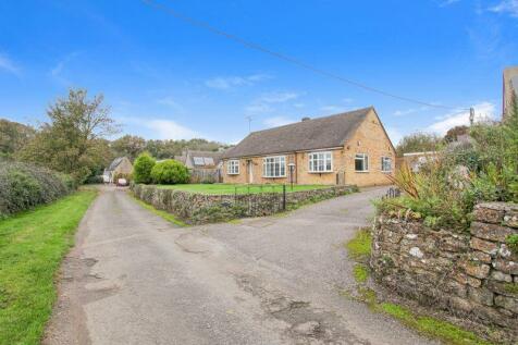 2 bedroom detached bungalow for sale