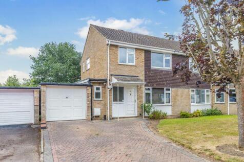Strawberry Hill, Banbury OX15 3 bed semi