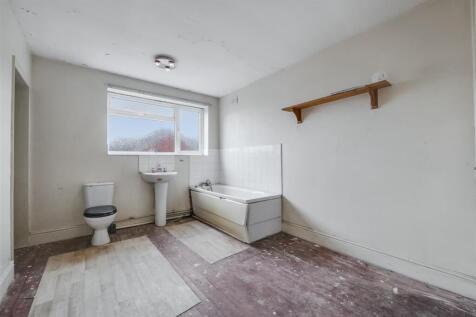 Woodlands Road, Bedworth CV12 2 bed end of terrace house for sale