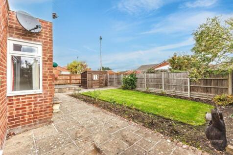 Higham Lane, Nuneaton CV11 2 bed detached bungalow for sale