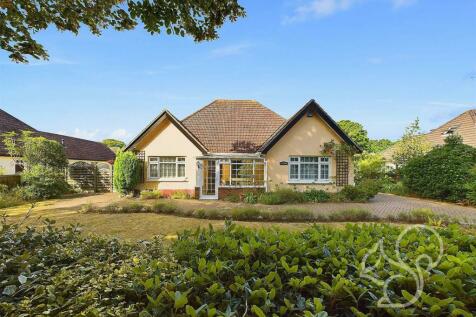 3 bedroom detached bungalow for sale