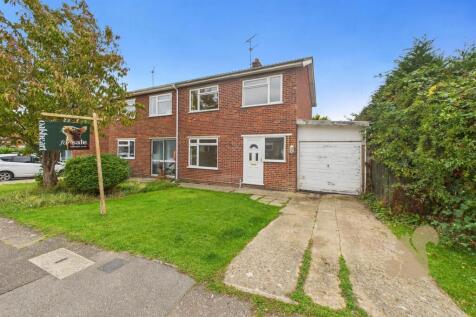 Queen Anne Gardens, West Mersea CO5 3 bed semi