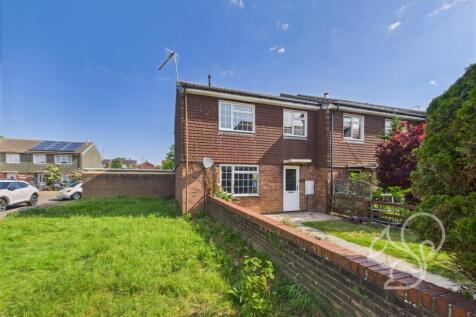 Barfield Road, West Mersea CO5 3 bed end of terrace house for sale