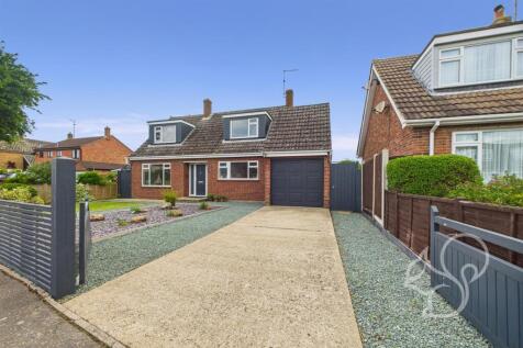 Oakwood Avenue, West Mersea CO5 2 bed detached house for sale