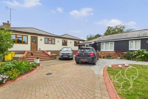 Wharf Road, Heybridge Maldon CM9 3 bed semi