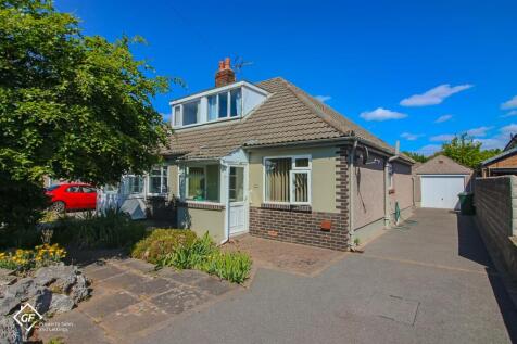 2 bedroom semi-detached bungalow for sale