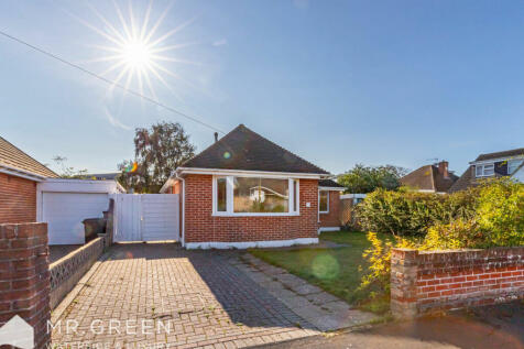 3 bedroom detached bungalow for sale