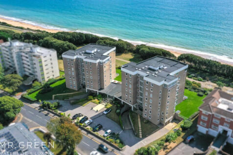 3 bedroom flat for sale
