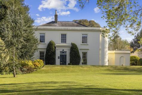 7 bedroom country house for sale