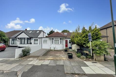 5 bedroom semi-detached bungalow for sale