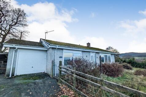 Derwen Gam, Llanuwchllyn, Bala 3 bed property with land for sale