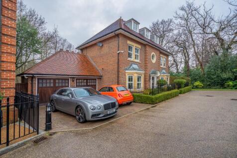 5 bedroom detached house for sale