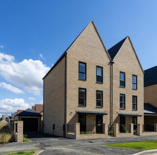 4 bedroom semi-detached house for sale