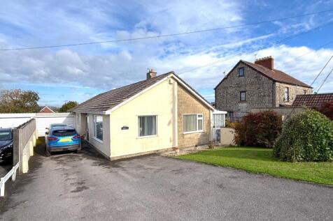 4 bedroom detached bungalow for sale