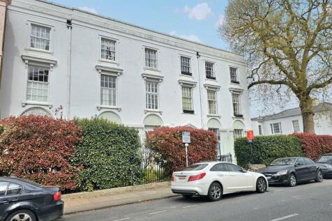 Spa Road, Gloucester 2 bed duplex for sale