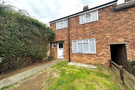 Caymer Road, Eastfield, Scarborough 3 bed terraced house for sale