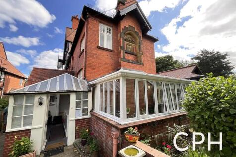 Holbeck Hill, Scarborough, YO11 1 bed flat for sale