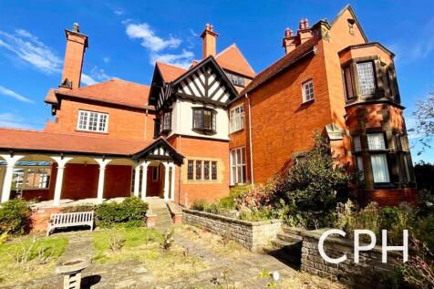 26 Holbeck Hill, Scarborough, YO11 3 bed apartment for sale