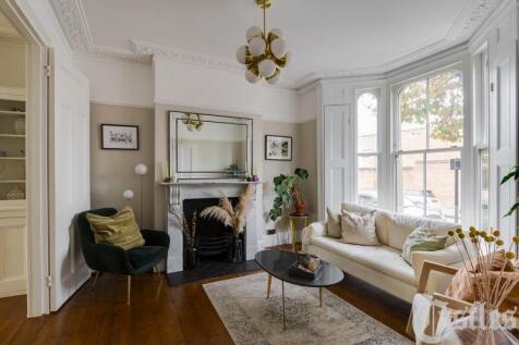 Clifden Road, E5 3 bed terraced house for sale