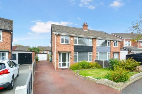 3 bedroom semi-detached house for sale