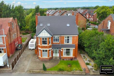 8 bedroom detached house for sale