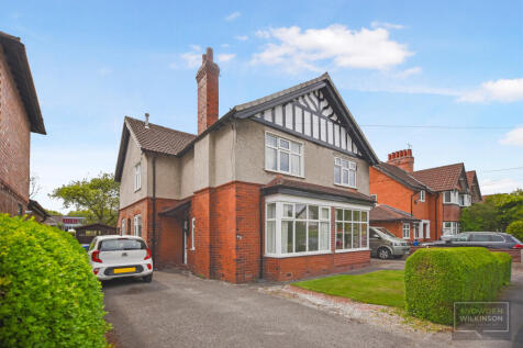 Semi-detached house for sale