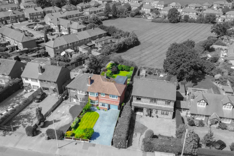5 bedroom semi-detached house for sale