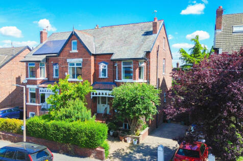 5 bedroom semi-detached house for sale