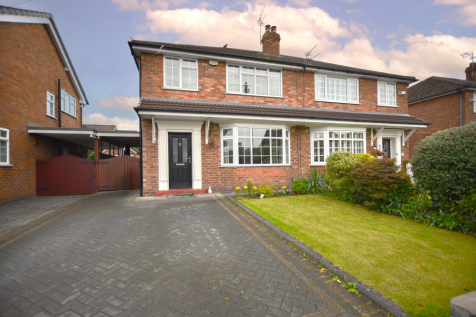3 bedroom semi-detached house for sale