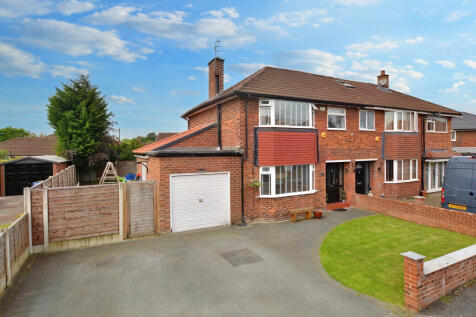3 bedroom semi-detached house for sale
