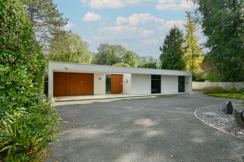 4 bedroom detached bungalow for sale