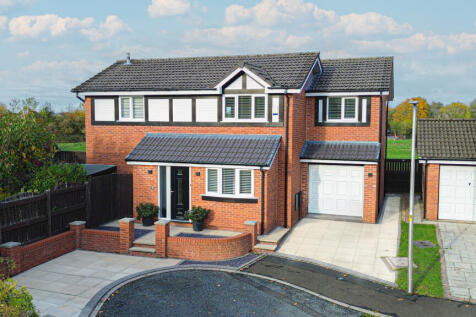 4 bedroom detached house for sale