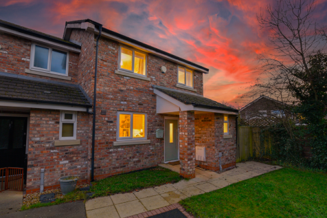 3 bedroom end of terrace house for sale