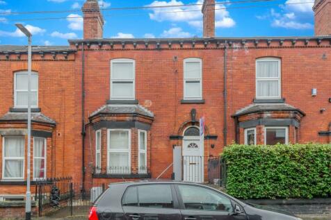 5 bedroom terraced house for sale