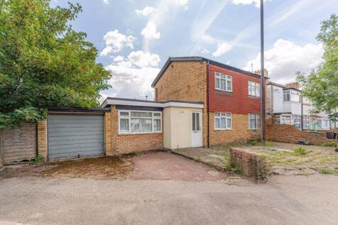 Scotland Green Road North, Enfield 4 bed detached house for sale