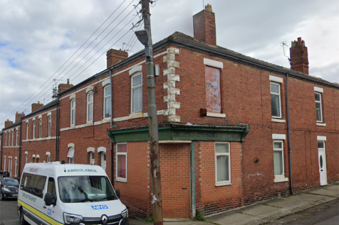 2 bedroom ground floor flat for sale