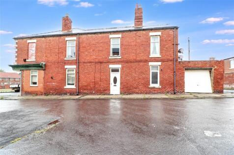 2 bedroom ground floor flat for sale