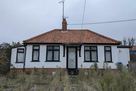 1 bedroom detached bungalow for sale