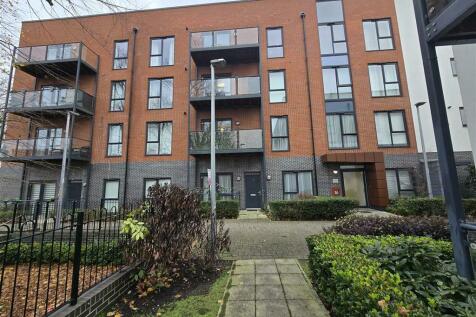 1 bedroom ground floor flat for sale