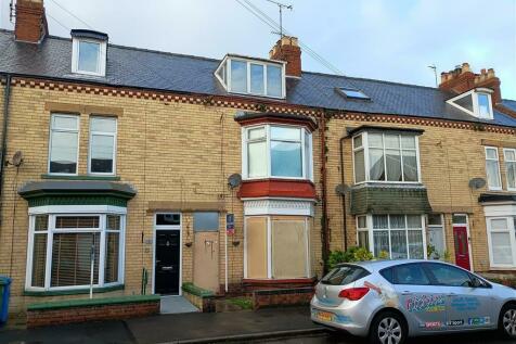 4 bedroom terraced house for sale