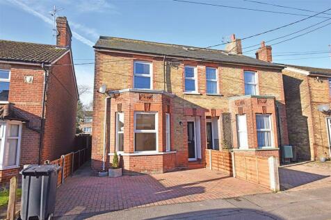 3 bedroom semi-detached house for sale