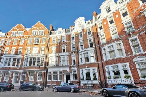 2 bedroom ground floor flat for sale