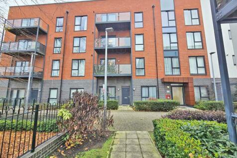 1 bedroom ground floor flat for sale