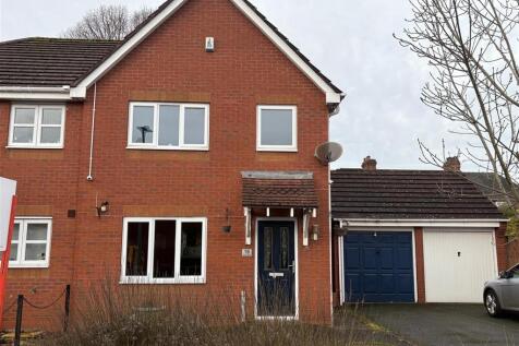 3 bedroom semi-detached house for sale