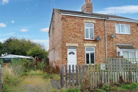 2 bedroom semi-detached house for sale